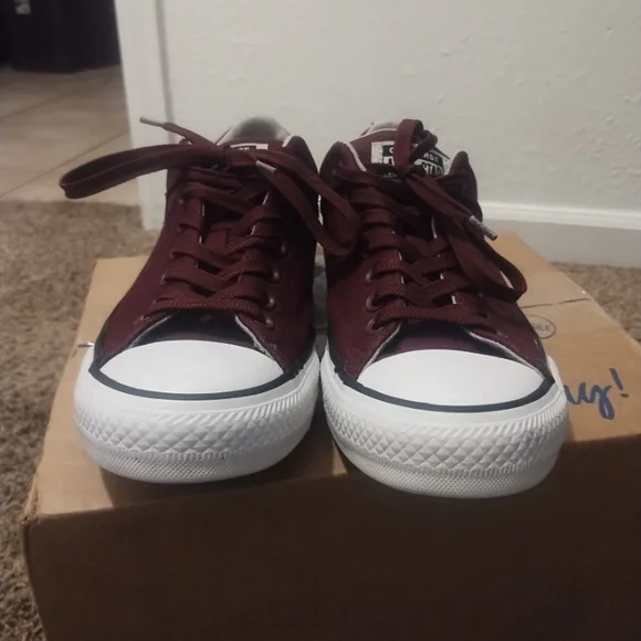 Converse  Unisex Size 8.5 men size 10.5 women Converse All Star Low Top Burgundy - Picture 8 of 10